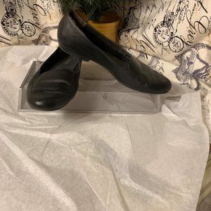St. John's Bay Black Flats Size 7